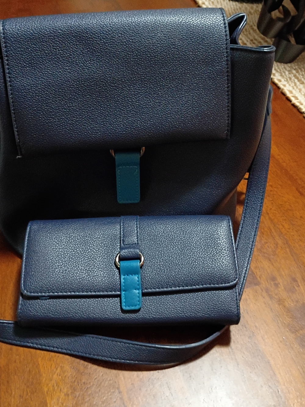 Lennon Courtney Women's Navy Blue Crossbody Bag with Teal Accent With Wallet - Picture 11 of 11